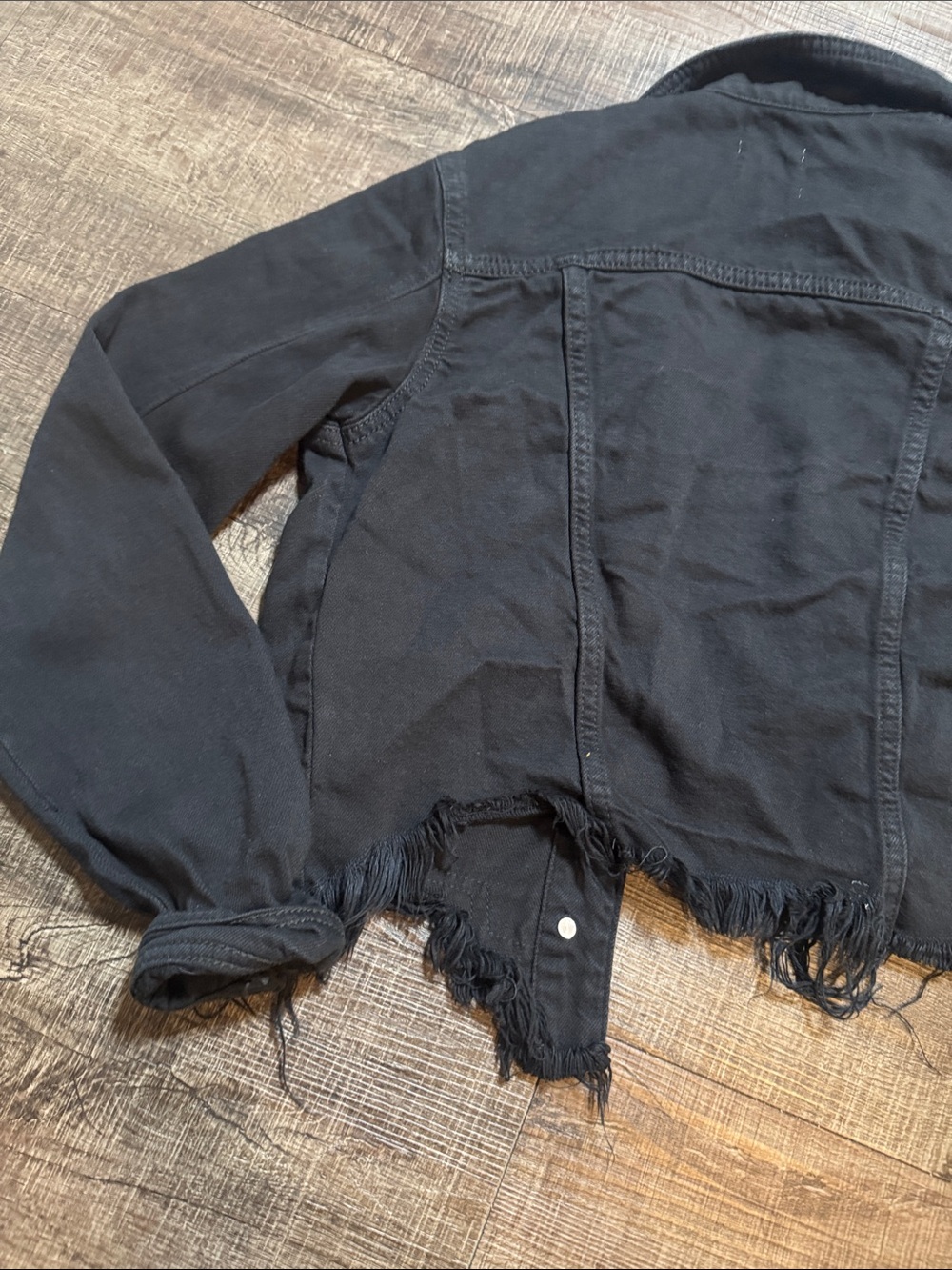 Black Distressed Cropped Denim Jacket - Women - Picture 10 of 12